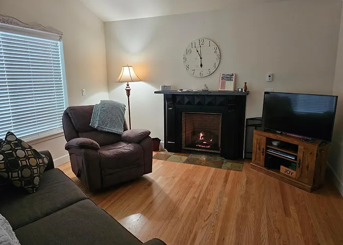 Charming, Private Cottage In Myrtle Creek